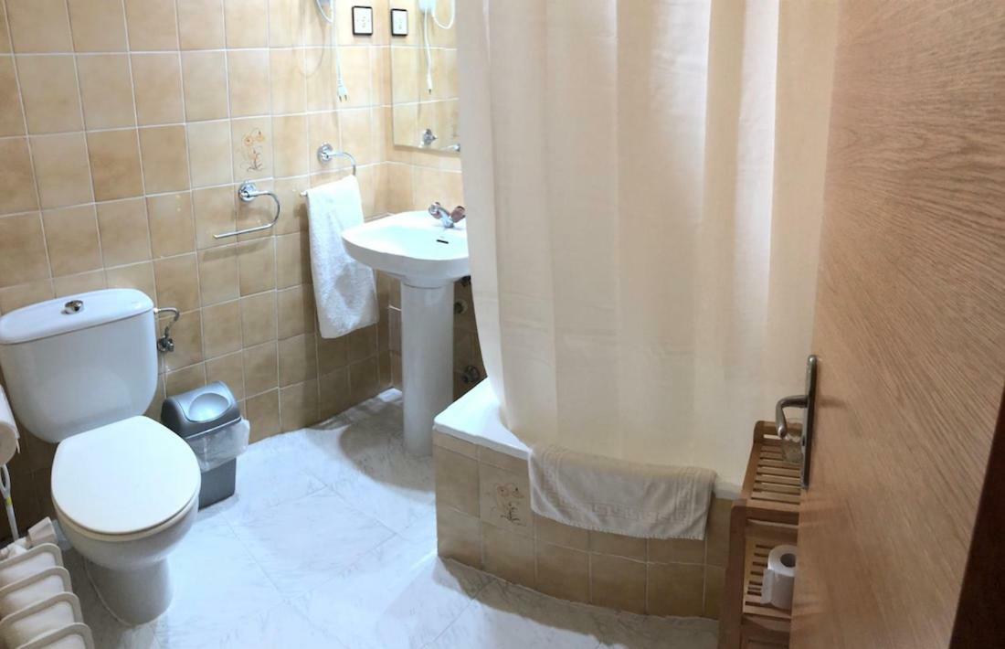 Hostal El Arco Almazan Exterior photo