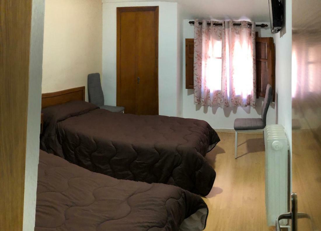 Hostal El Arco Almazan Exterior photo